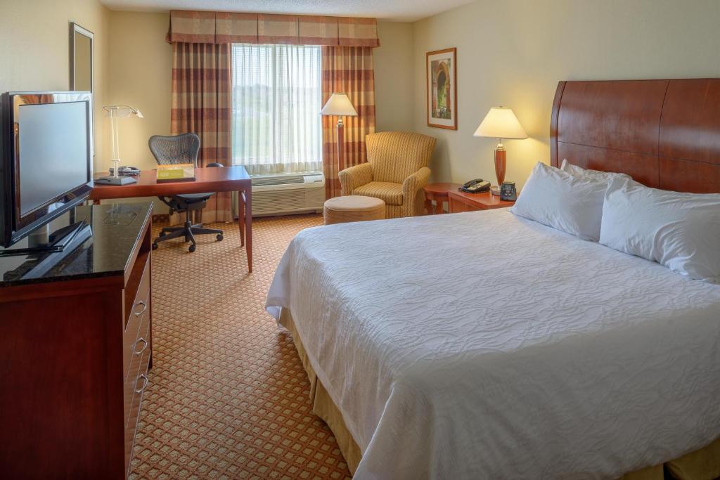 Hilton Garden Inn Joplin - image 3