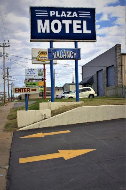 Plaza Motel - image 15