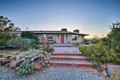 Joshua Tree House - 5 Miles to National Park! - image 12