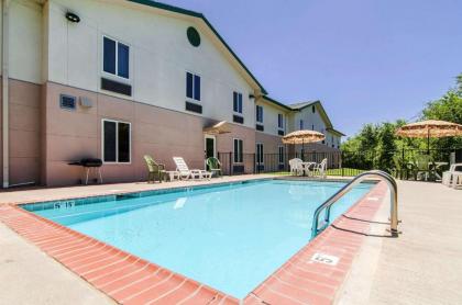 Quality Inn Junction City near Fort Riley - image 15