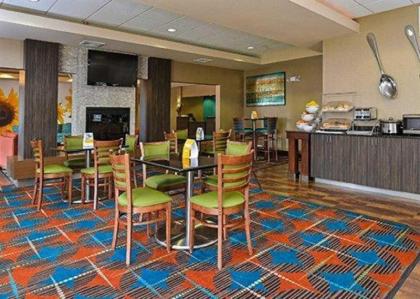 Holiday Inn Express & Suites Junction City - image 13