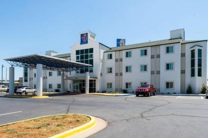 Motel 6-Junction City KS - image 2