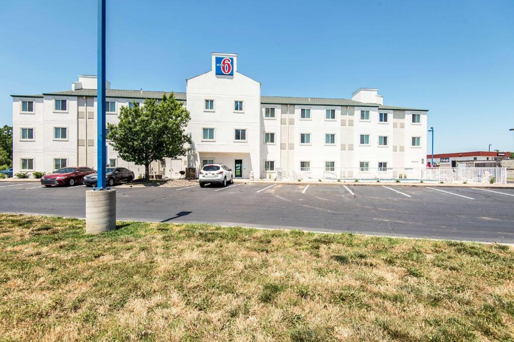 Motel 6-Junction City KS - image 3