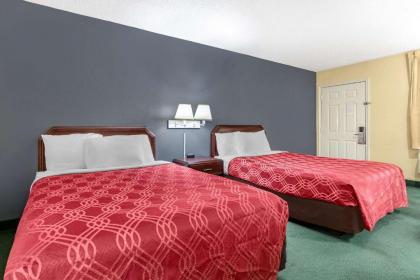 Econo Lodge Junction - image 15