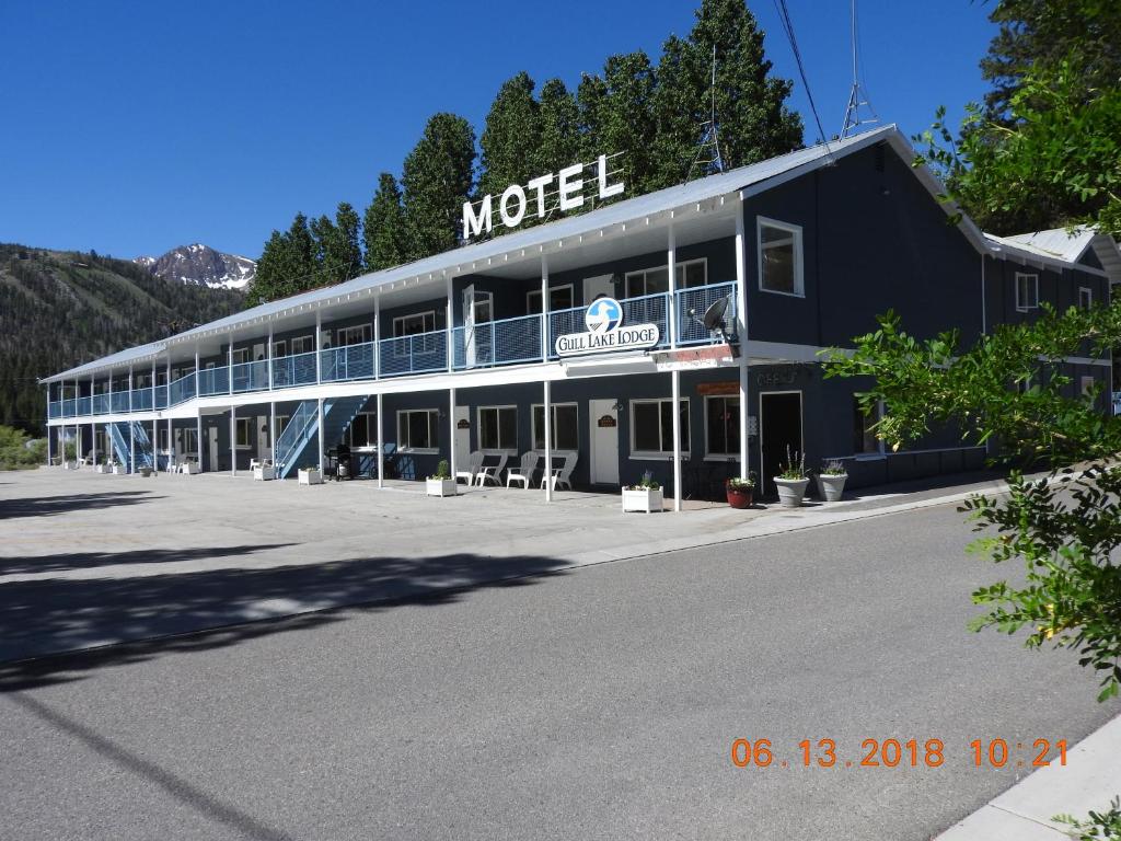 Gull Lake Lodge - main image