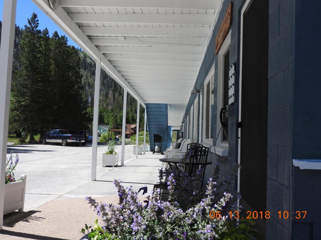 Gull Lake Lodge - image 3