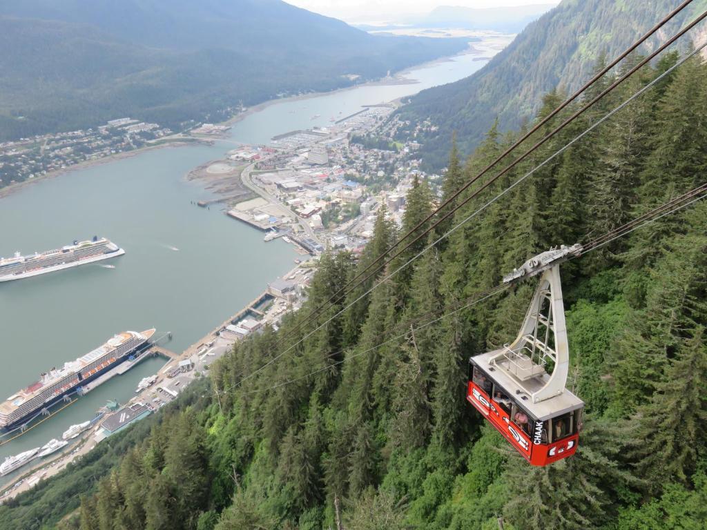 Alaskan Hotel and Bar - image 3