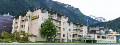 Ramada by Wyndham Juneau - image 13