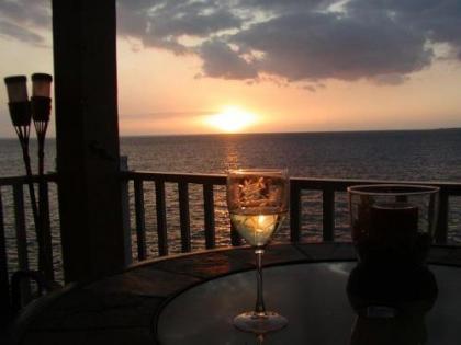 Oceanfront Paradise with private lanai overlooking Kailua Bay - image 1