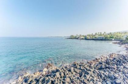 Oceanfront Paradise with private lanai overlooking Kailua Bay - image 2