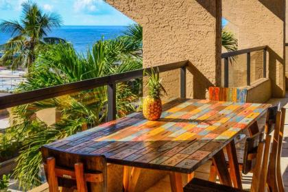 Remodeled Ocean View Downtown Kona Condo with Balcony Hawaii