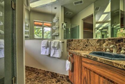 Kailua-Kona Home with Tiki Bar - Walk to Beach! - image 14