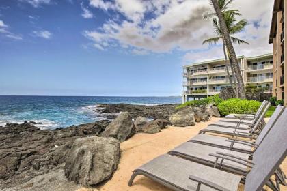 Oceanfront Condo Complex in Kailua Kona with 2 Lanais