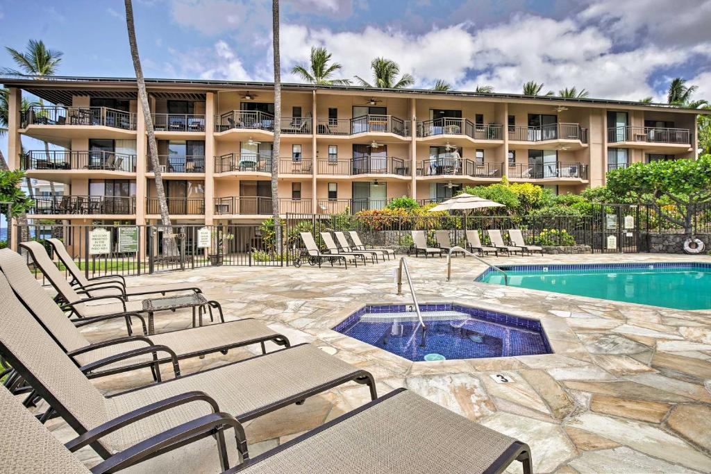 Oceanfront Condo Complex in Kailua-Kona with 2 Lanais - image 3