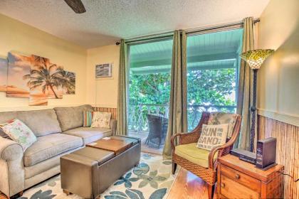 Kailua-Kona Islander Studio with Lanai and Community Pool!