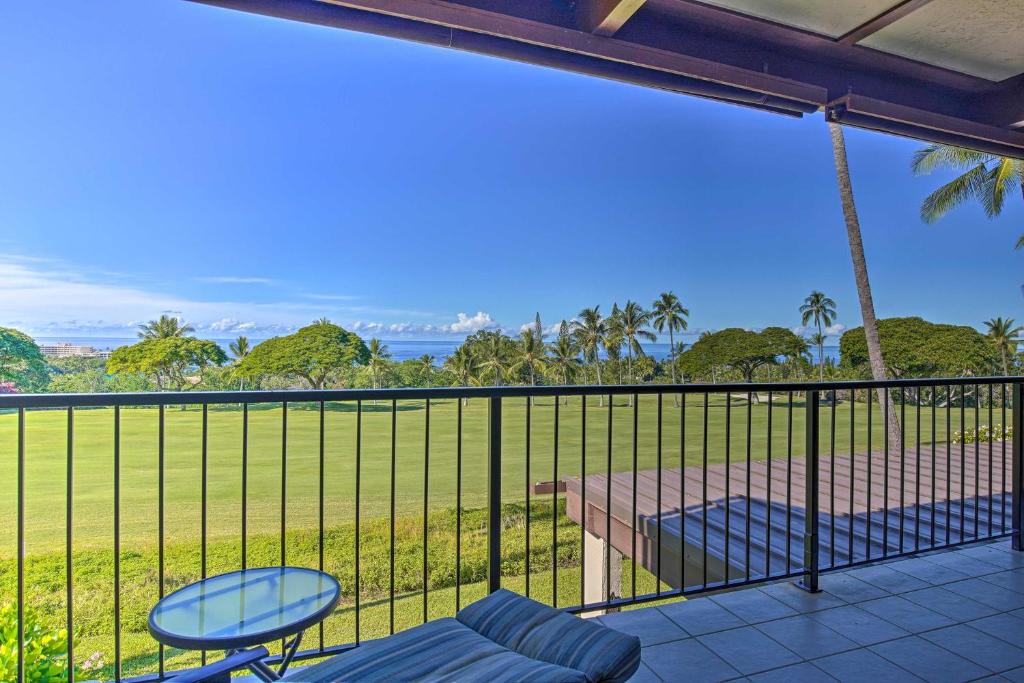 Living Aloha: A Quiet Hawaiian Condo w/Ocean Views - image 3