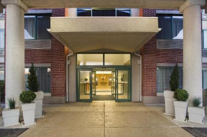 Holiday Inn Express Hotel & Suites Kalamazoo - image 13