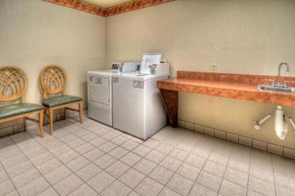 Hampton Inn & Suites Kalamazoo-Oshtemo - image 11