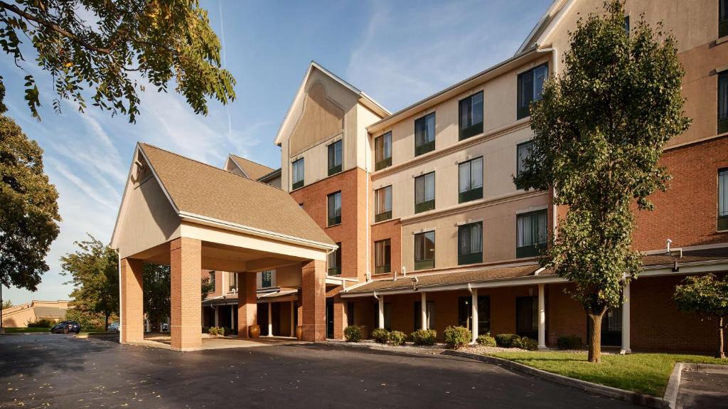 Best Western Plus Kalamazoo Suites - main image