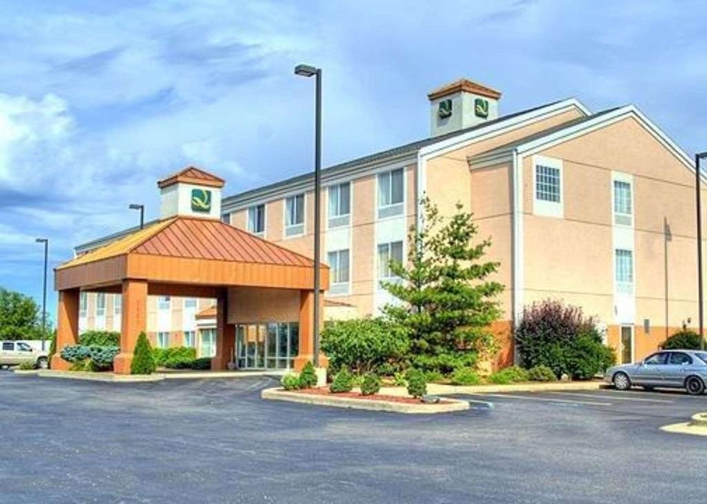 Quality Inn I-94 near Wings Stadium - main image