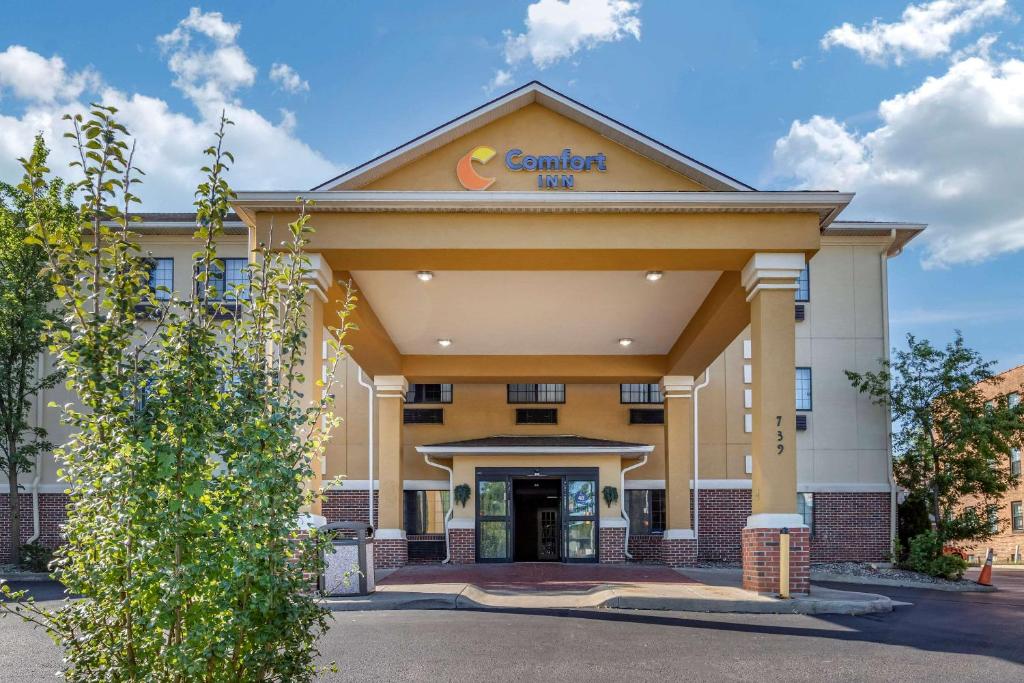 Comfort Inn Kalamazoo - main image