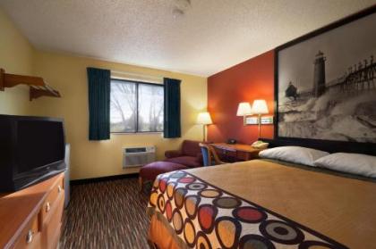 Super 8 by Wyndham Kalamazoo - image 10