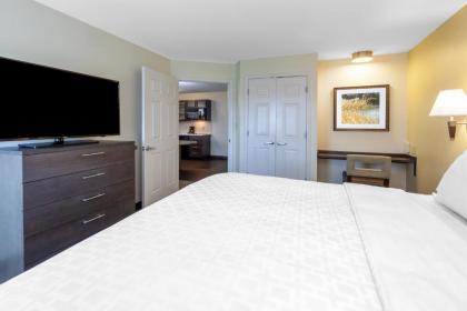 Candlewood Suites Kalamazoo an IHG Hotel - image 10