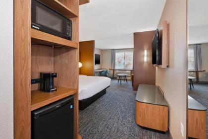 Fairfield Inn & Suites by Marriott Kalamazoo - image 9