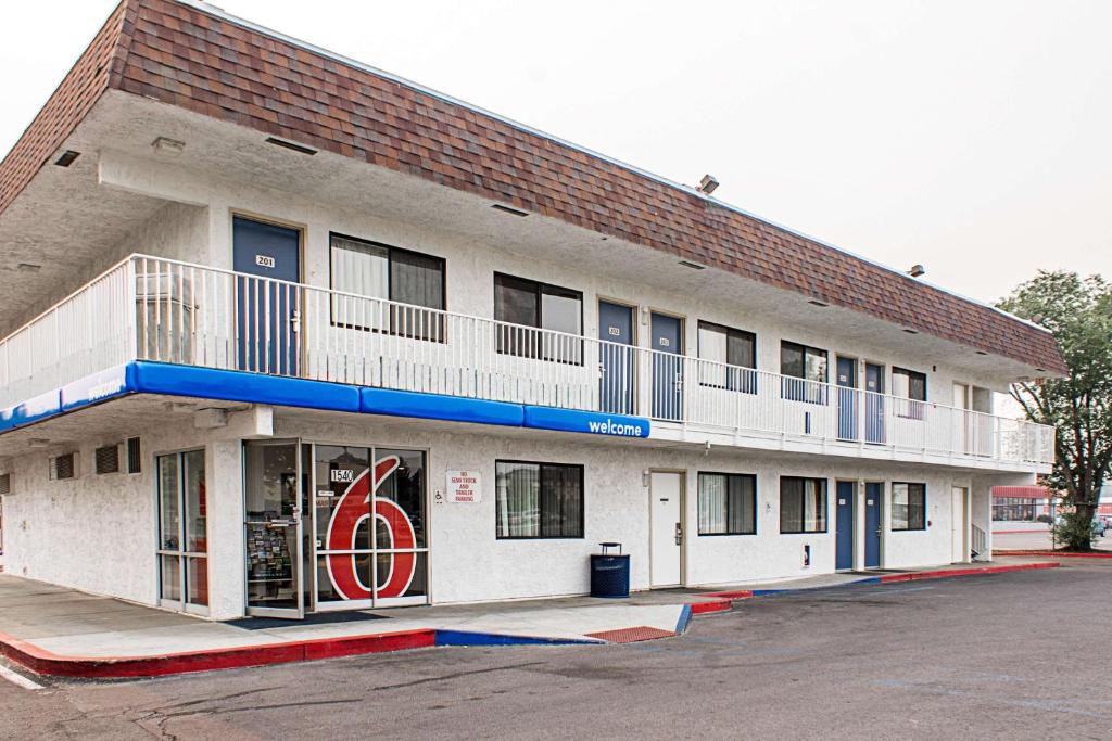 Motel 6-Kalispell MT - image 3