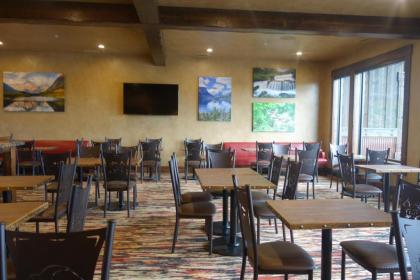 Country Inn & Suites by Radisson Kalispell MT - Glacier Lodge - image 7