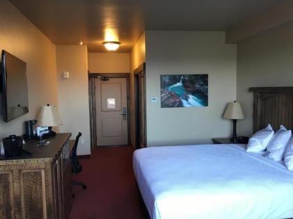 Country Inn & Suites by Radisson Kalispell MT - Glacier Lodge - image 8