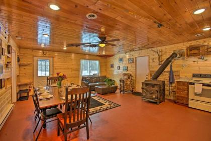 Hunters Dream Lodge on 400 Private Acres! - image 1