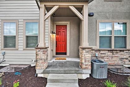 Modern Townhome with Grill - 6 Mi to Park City! - image 3