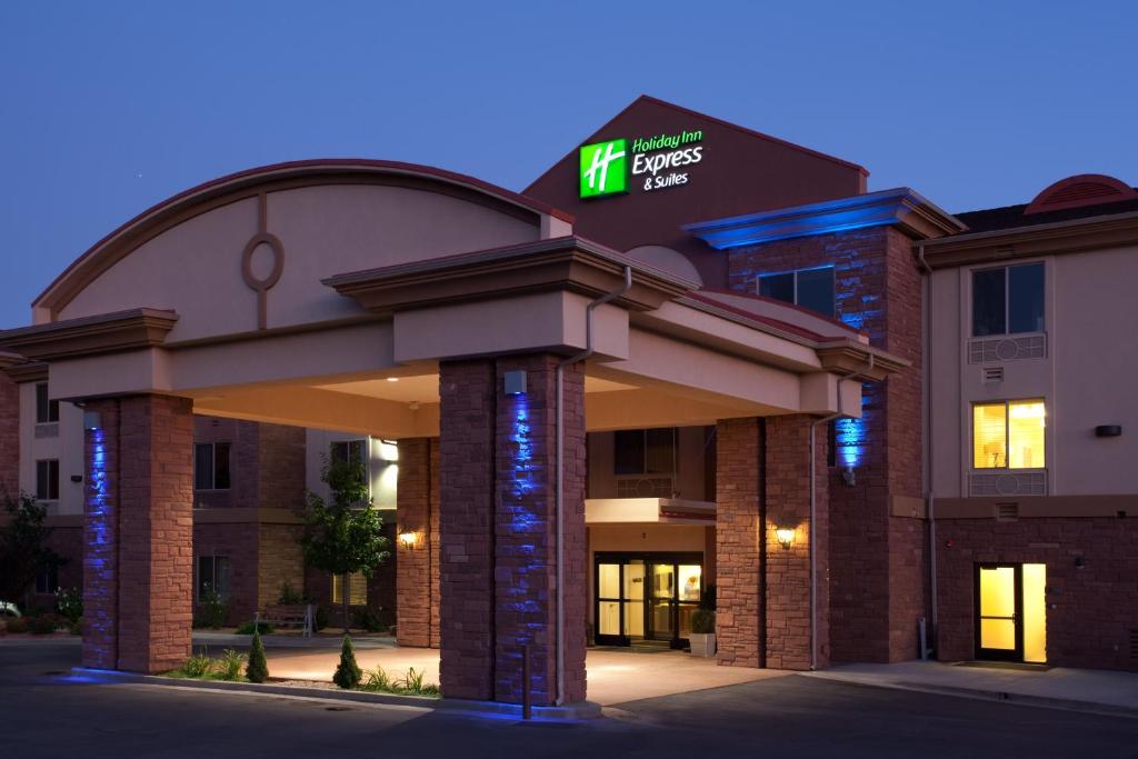 Holiday Inn Express Hotel & Suites Kanab an IHG Hotel - main image