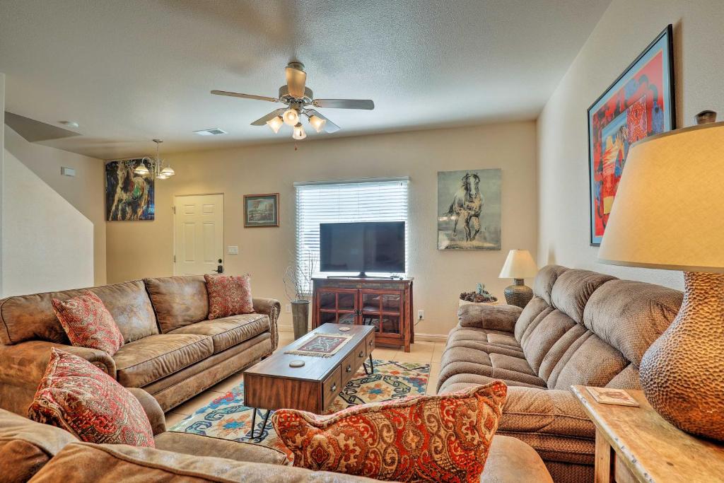 Quiet and Updated Kanab Townhome - Near Zion NP - main image