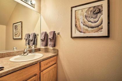 Quiet and Updated Kanab Townhome - Near Zion NP - image 12