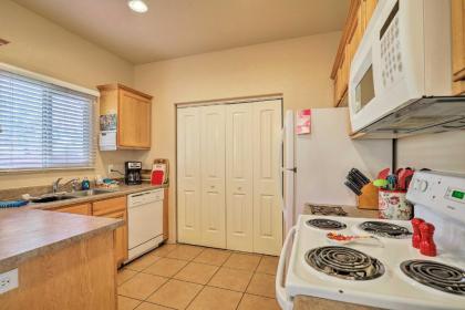 Quiet and Updated Kanab Townhome - Near Zion NP - image 8