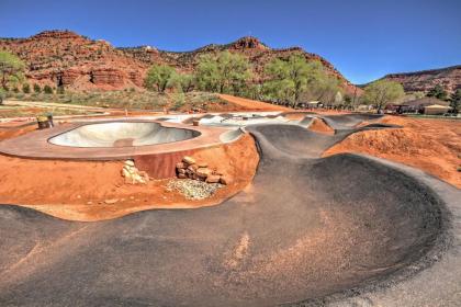 Beautiful Kanab Home with Yard - Walk to Restaurants - image 2