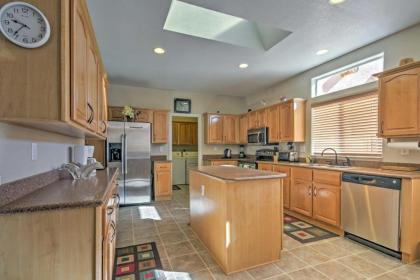 Beautiful Kanab Home with Yard - Walk to Restaurants - image 8