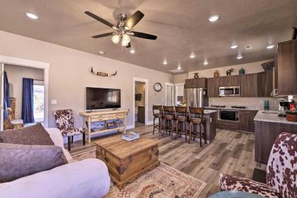 Quiet Kanab Home with Panoramic Views and Porch! - image 4