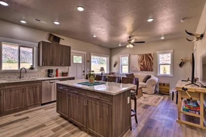 Quiet Kanab Home with Panoramic Views and Porch! - image 9