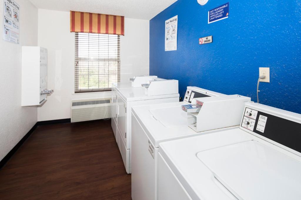 InTown Suites Extended Stay Kannapolis - image 3