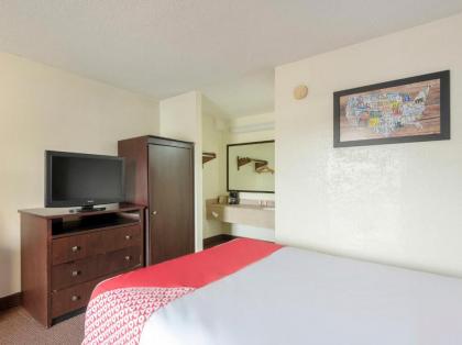 OYO Hotel Kannapolis - image 13