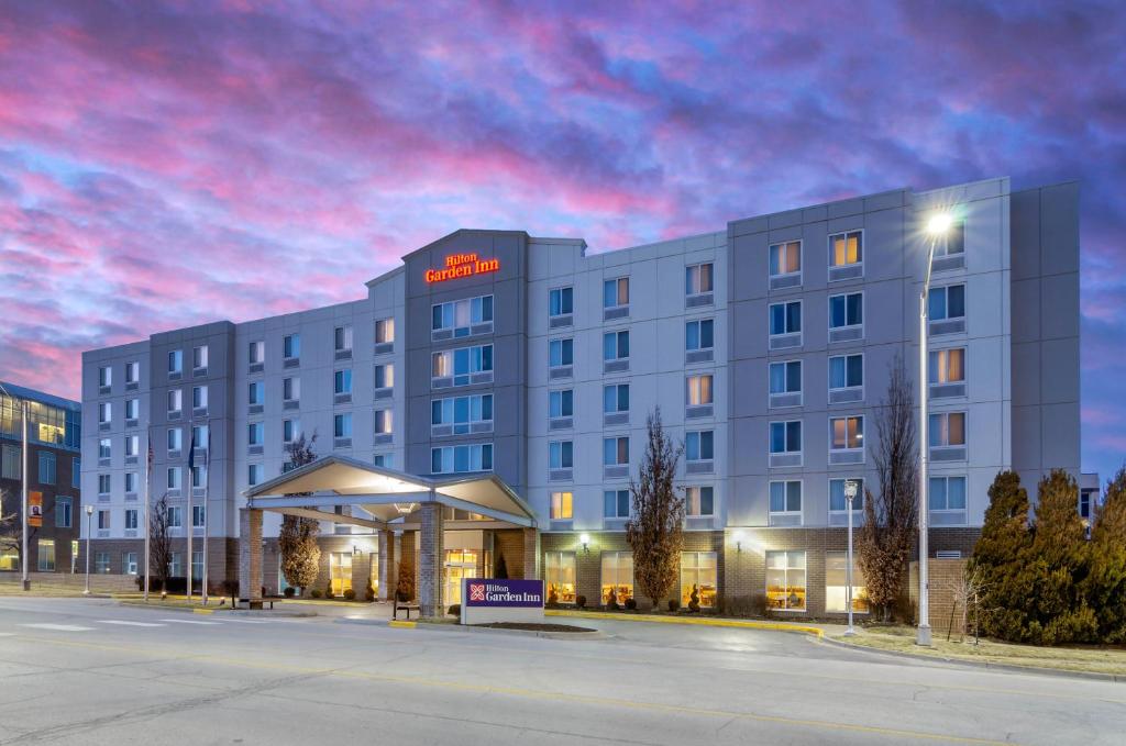 Hilton Garden Inn Kansas City/Kansas - main image