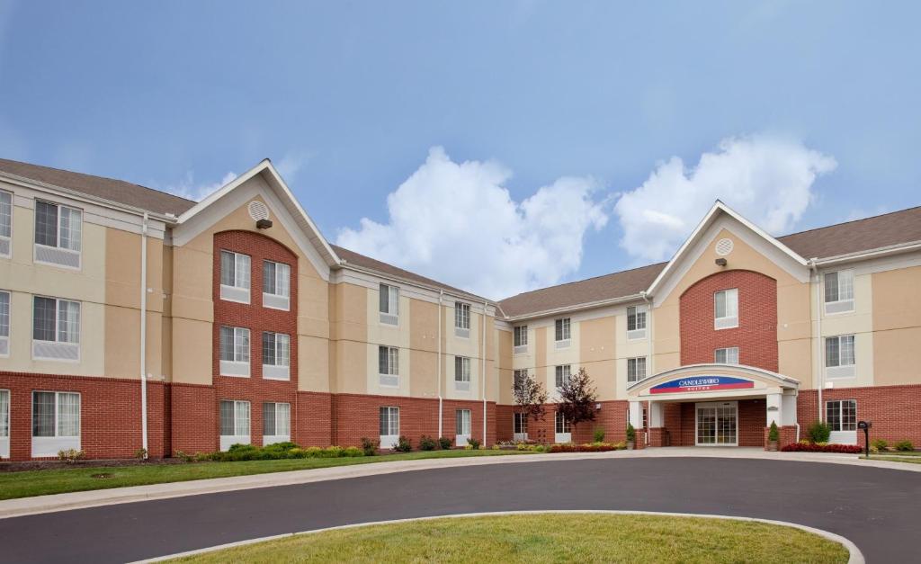 Candlewood Suites Kansas City an IHG Hotel - main image