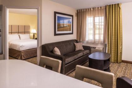 Candlewood Suites Kansas City an IHG Hotel - image 14