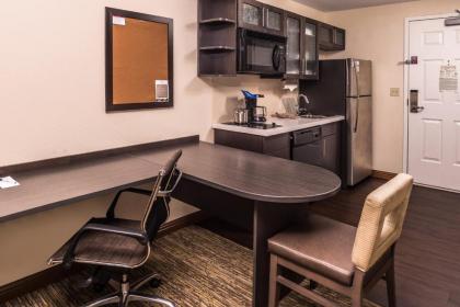 Candlewood Suites Kansas City an IHG Hotel - image 2