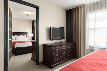 Country Inn & Suites by Radisson Kansas City at Village West KS - image 9