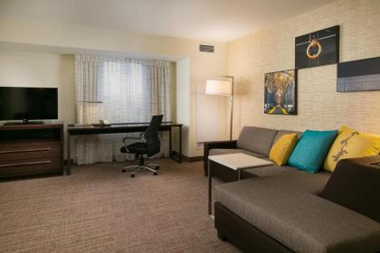 Residence Inn by Marriott Kansas City at The Legends - image 15