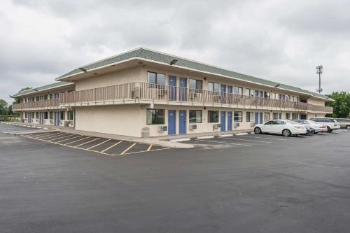 Motel 6-Kansas City MO - Airport - main image